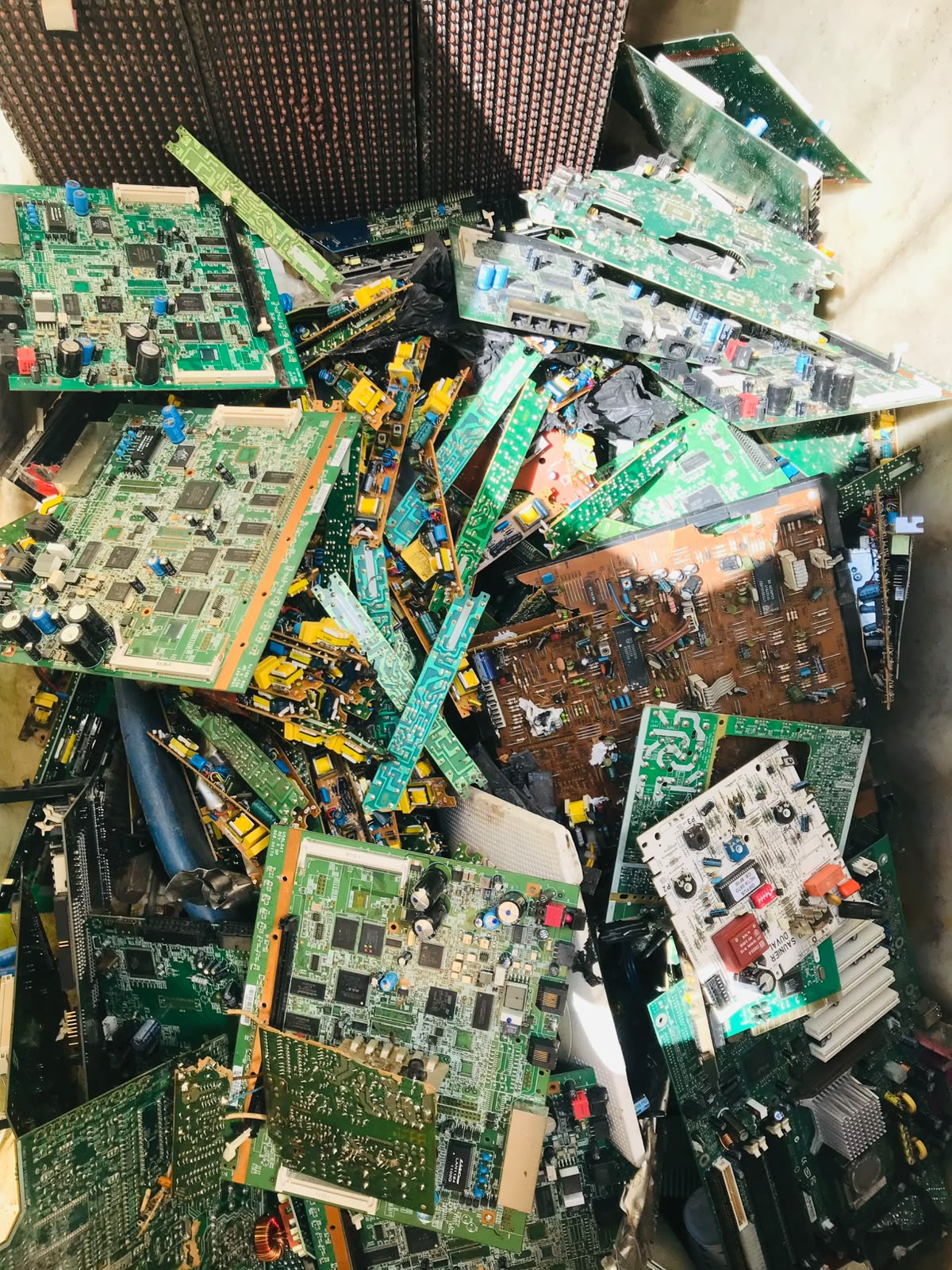 Elektronik atık ve anakart geri dönüşümü
